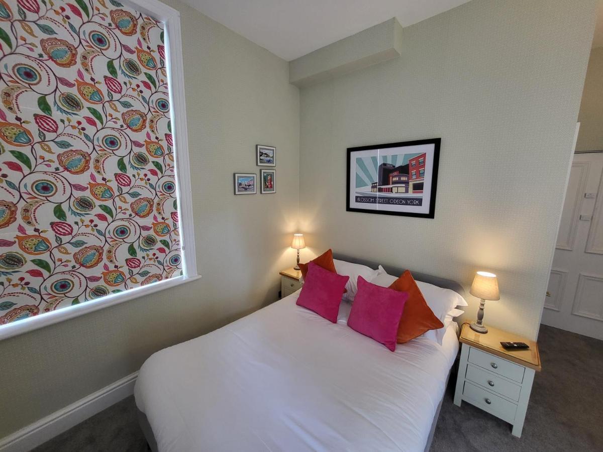 Georges Place York Ngoại thất bức ảnh